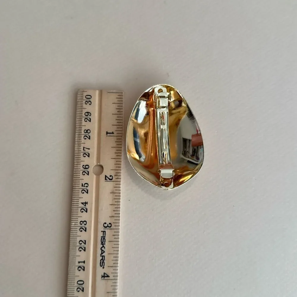 Vintage hair clips M1153